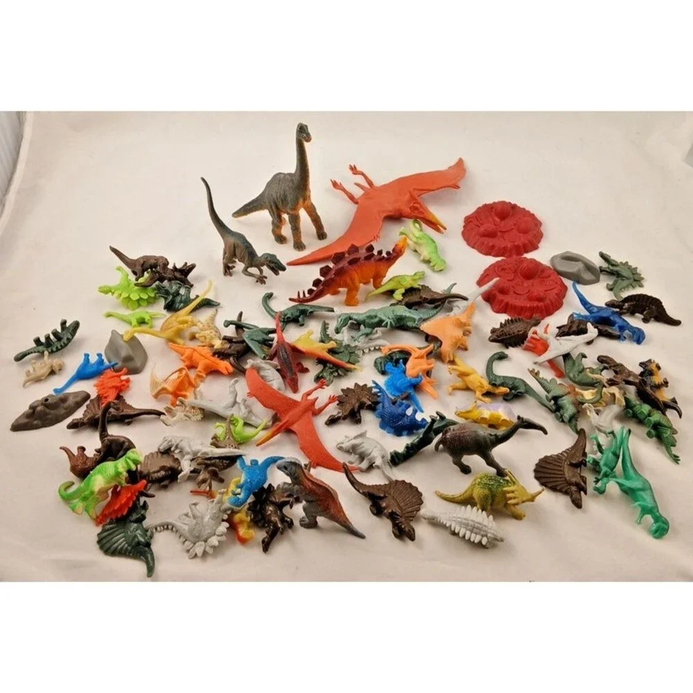 80+ LOT Vintage 1990’s Plastic and Rubber Toy Dinosaurs Dinosaur HUGE